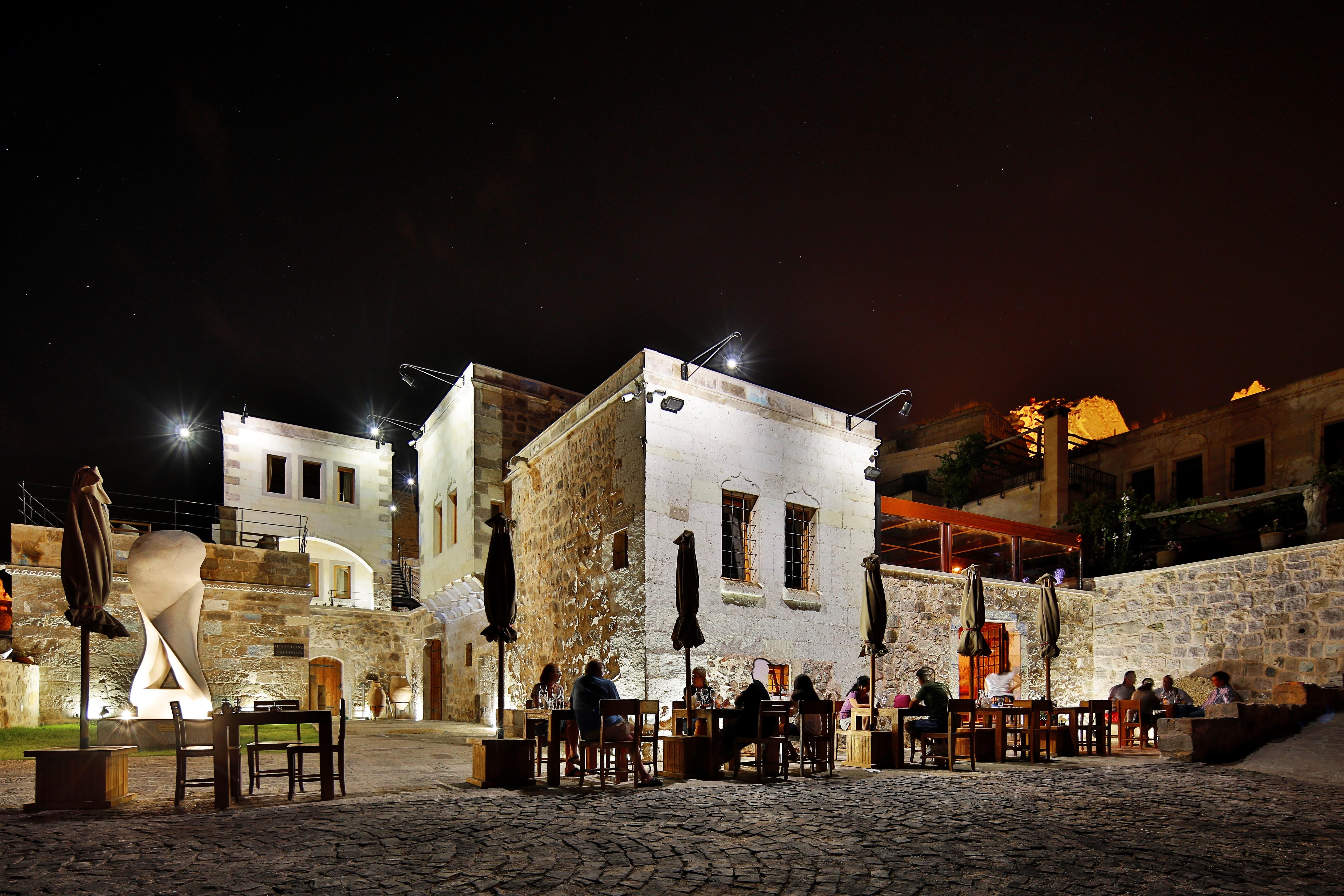 Millstone Cave Suites Hotel Учисар Экстерьер фото