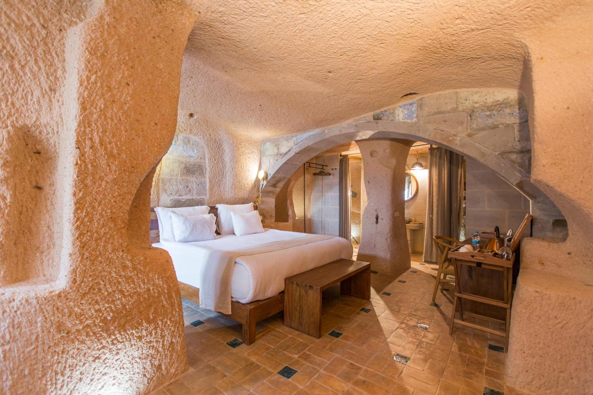 Millstone Cave Suites Hotel Учисар Экстерьер фото