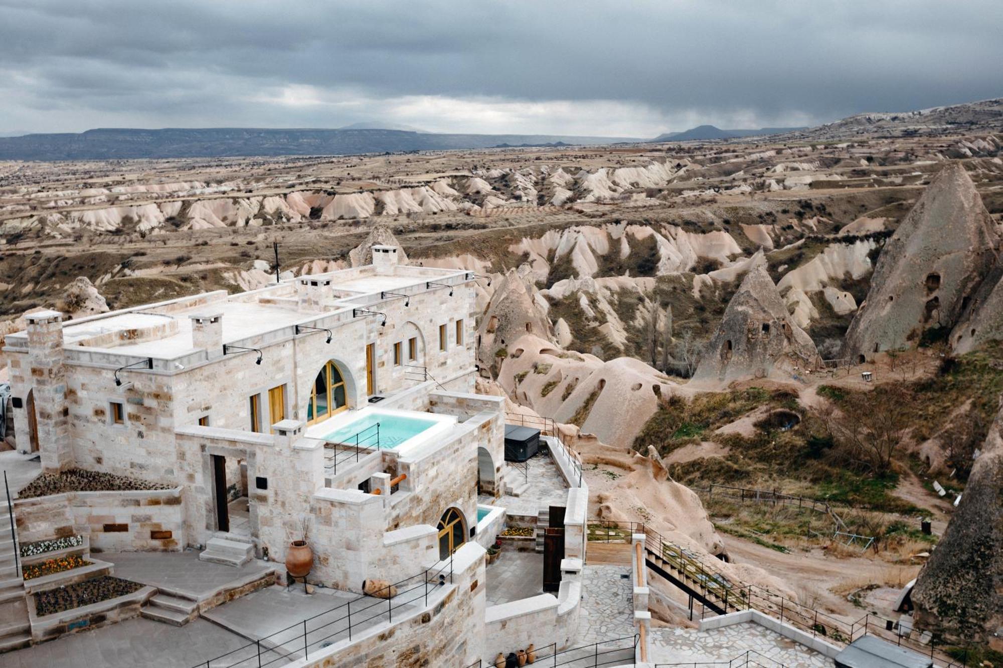Millstone Cave Suites Hotel Учисар Экстерьер фото